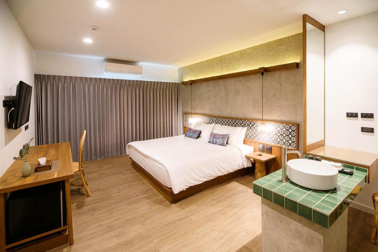 Himku Hotel - Adult Only Чиангмай Экстерьер фото