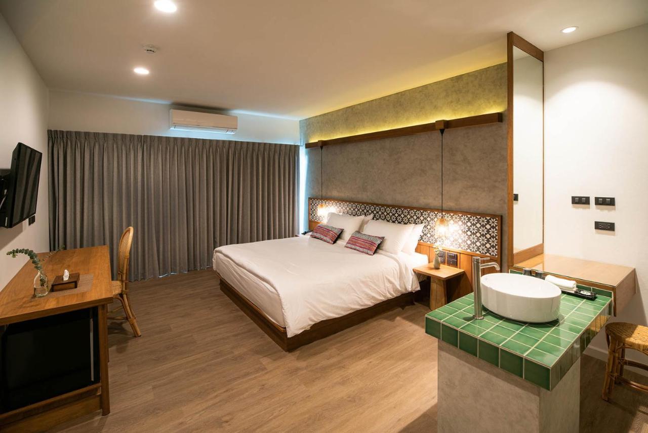 Himku Hotel - Adult Only Чиангмай Экстерьер фото